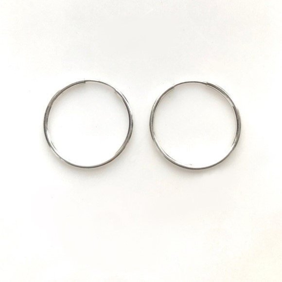 NWT Sterling silver endless hoop earrings, 21 mm - Picture 2 of 6